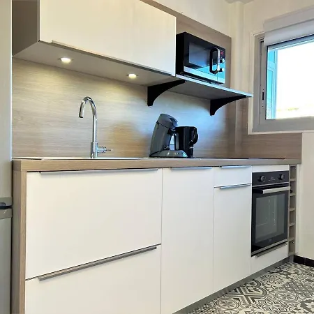 à 150m De La Avec Terrasse Fermée Et Parking Privatif - - Fr-1-251-578 *