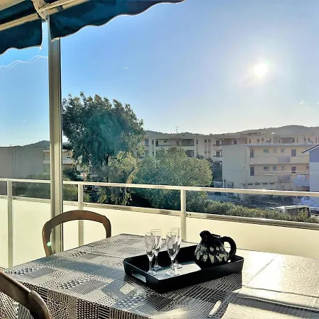 à 150m De La Avec Terrasse Fermée Et Parking Privatif - - Fr-1-251-578 Appartamento Bormes-les-Mimosas